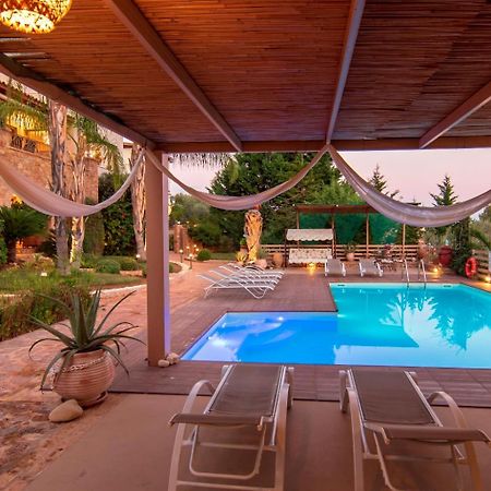 Villa Maira Luxurious With Private Swimming Pool Kórfos Exterior photo